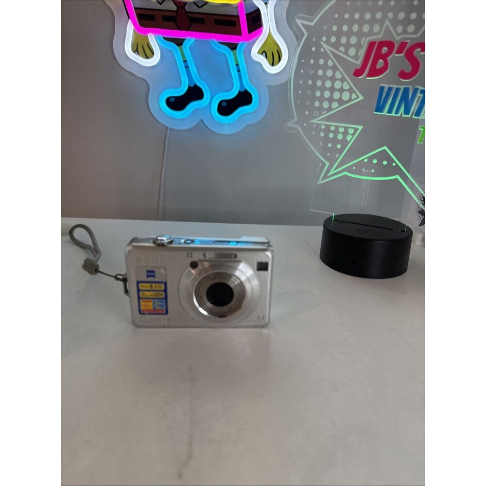 Sony Cyber-shot DSC-W100 MP 8.1 MP Digital Camera 3x Zoom Untested